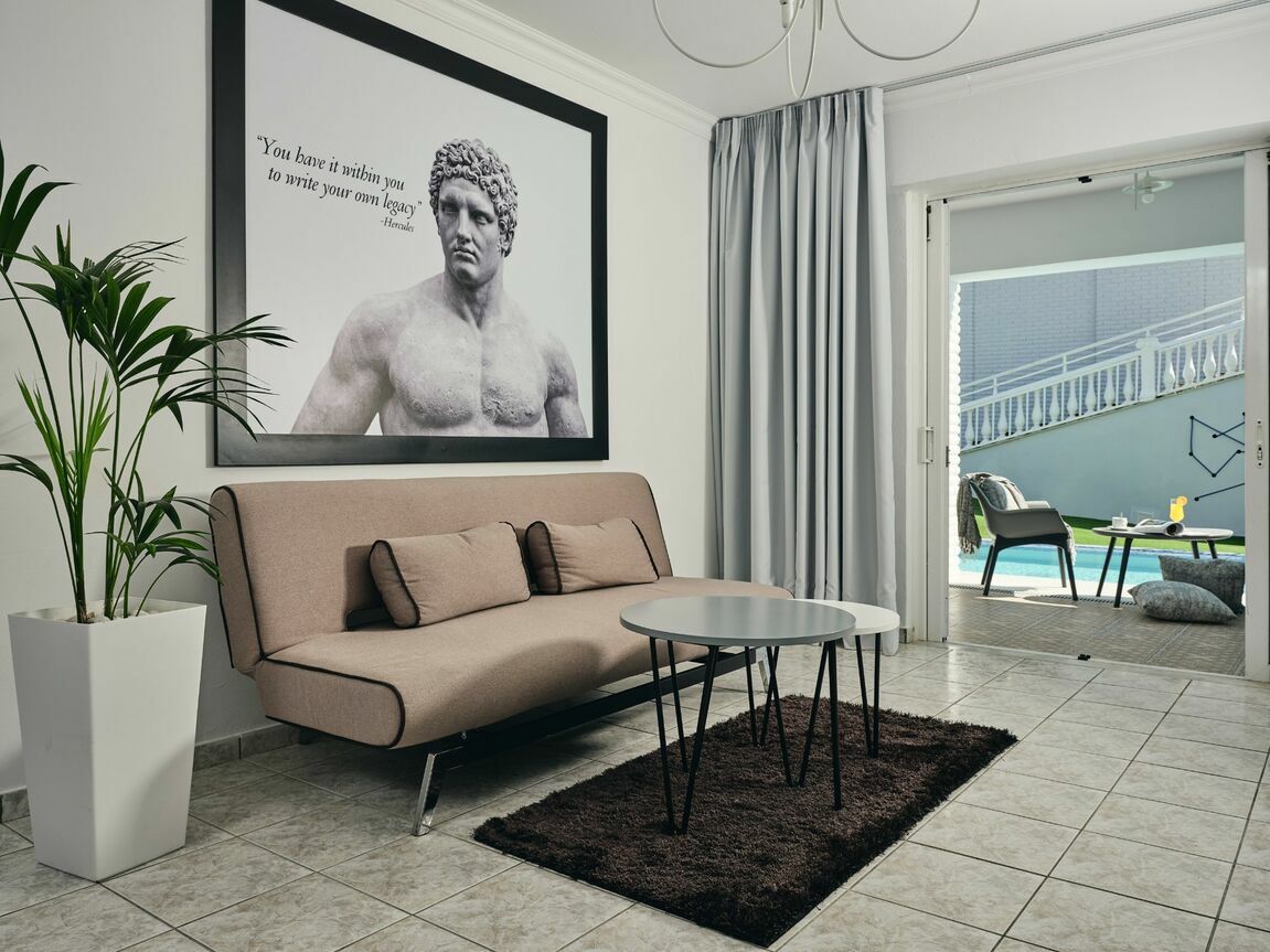 Suite_with_Private_Pool_3