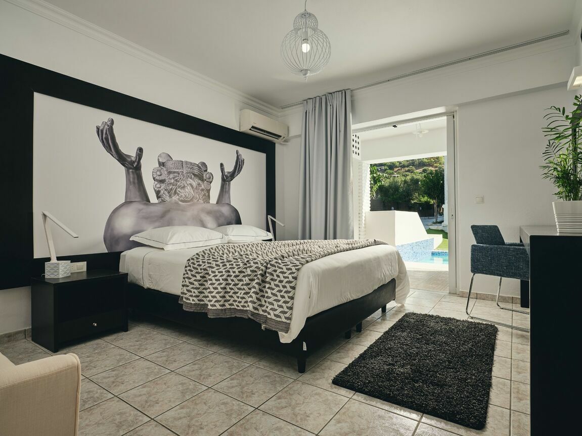 Suite_with_Private_Pool_4