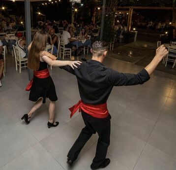 Greek_Night_at_Argassi_Nonnas_Kitchen_Bar2