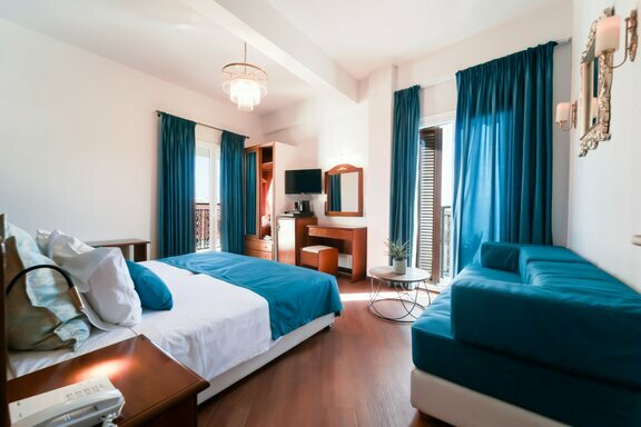 3._Deluxe_Rooms