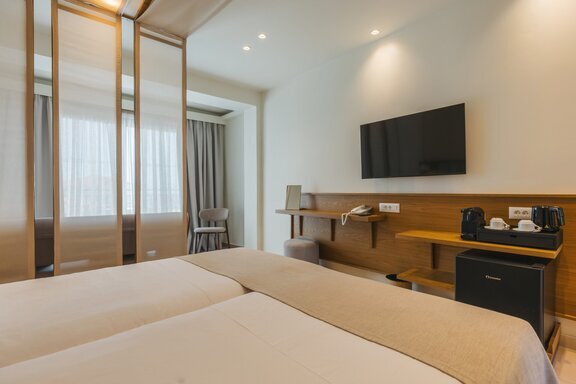 Signature_Suite_6