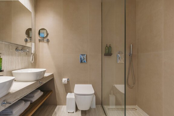 Signature_Suite_7
